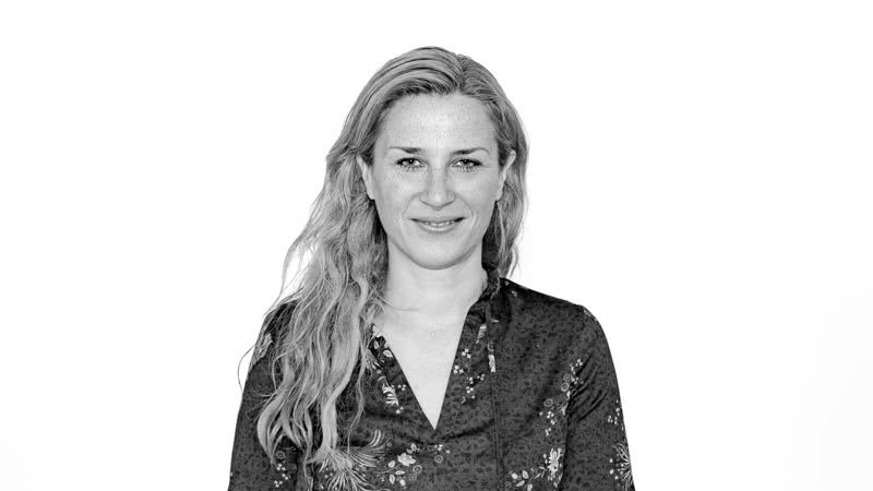 Lisa Sundermeyer Schwarz-Weiß-Porträt von Lisa Sundermeyer.